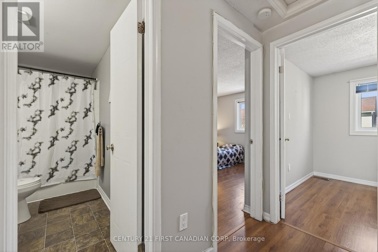 44 - 217 Martinet Avenue, London East, Ontario  N5V 4P5 - Photo 25 - X12801216