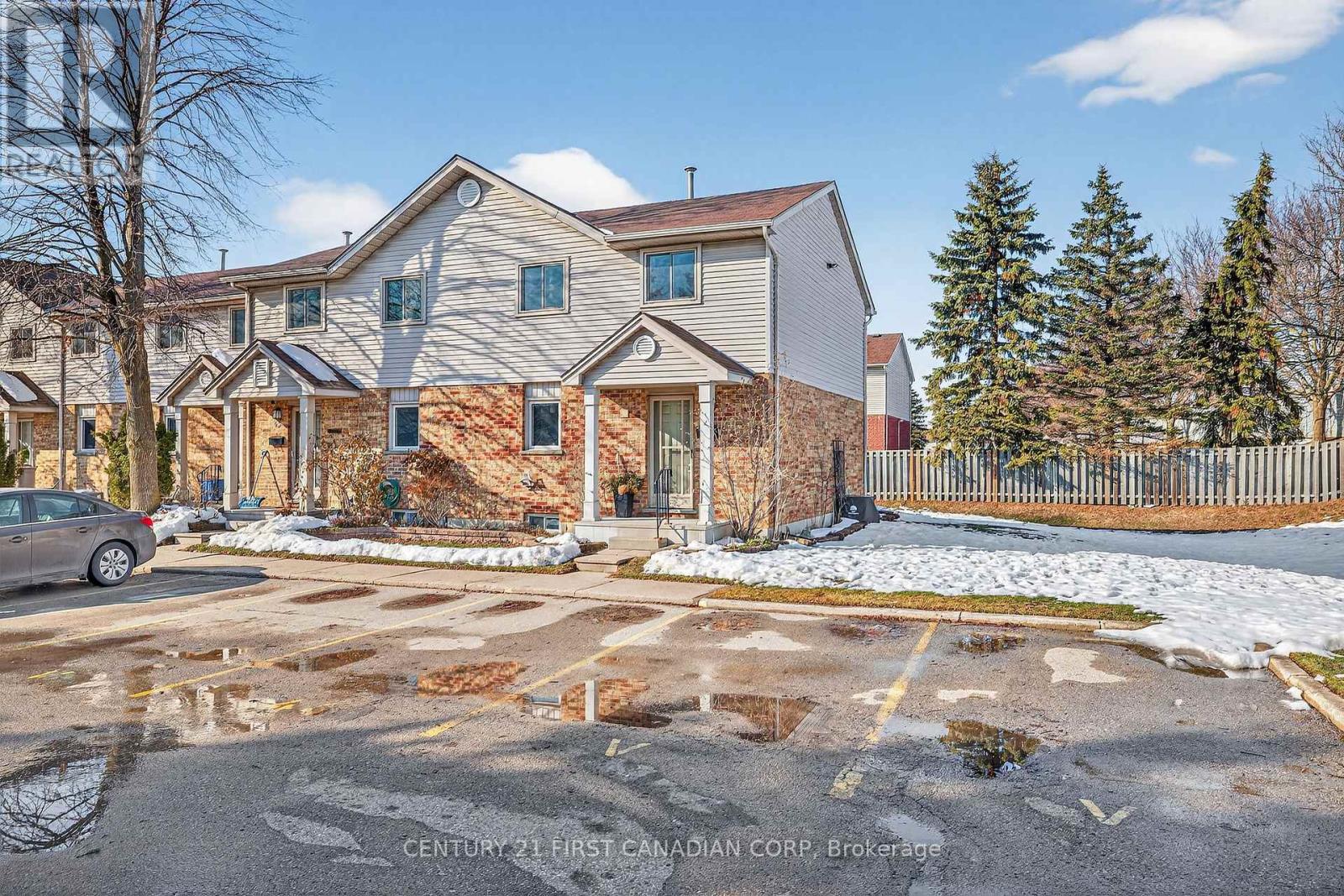 44 - 217 Martinet Avenue, London East, Ontario  N5V 4P5 - Photo 3 - X12801216