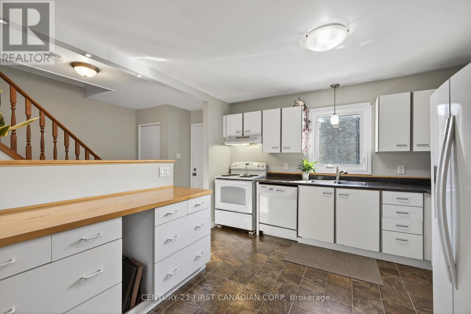 44 - 217 Martinet Avenue, London East, Ontario  N5V 4P5 - Photo 5 - X12801216