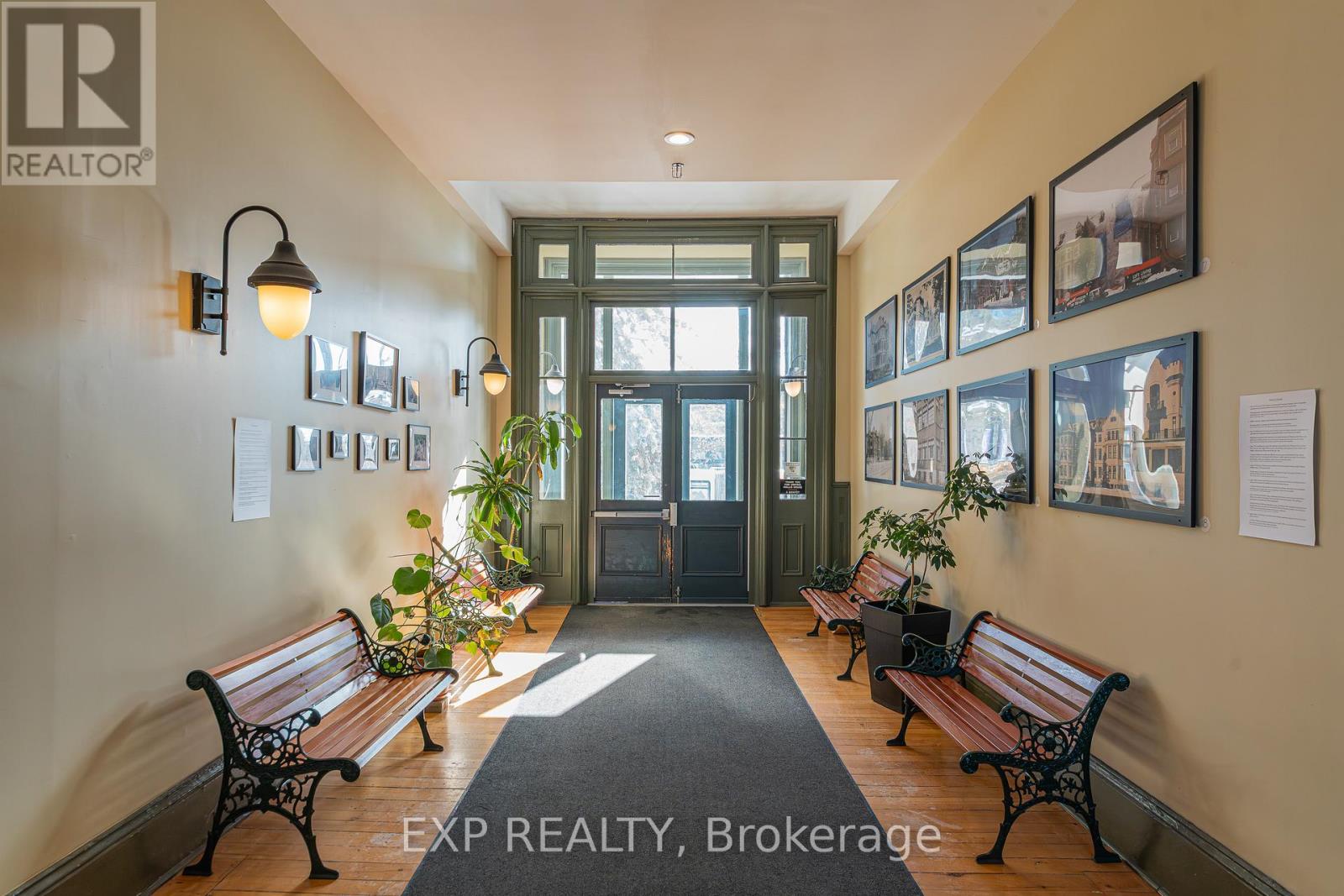 206 - 589 Rideau Street, Ottawa, Ontario  K1N 6A1 - Photo 3 - X12801114