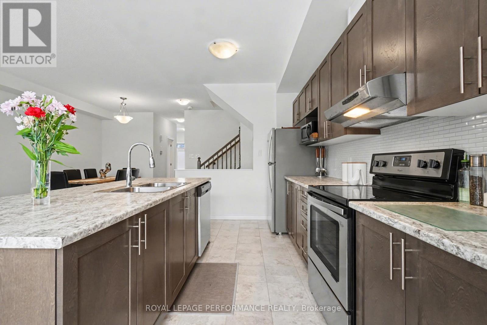 664 Des Aubepines Drive, Ottawa, Ontario  K4A 1B9 - Photo 11 - X12801372