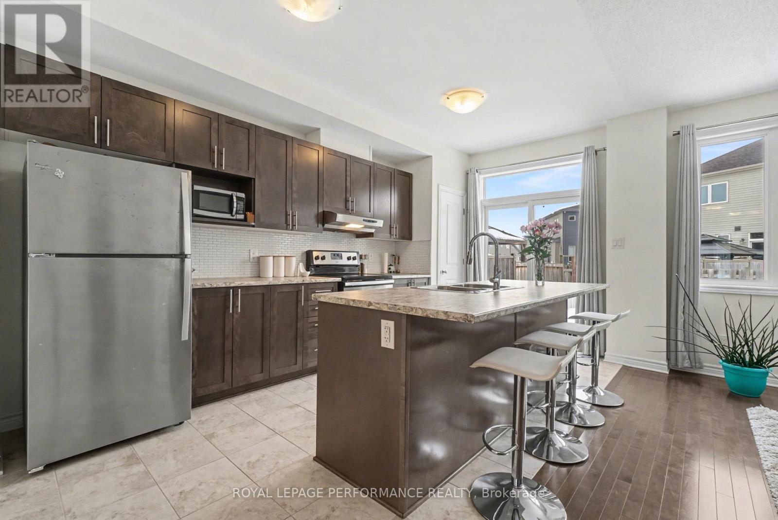 664 Des Aubepines Drive, Ottawa, Ontario  K4A 1B9 - Photo 9 - X12801372