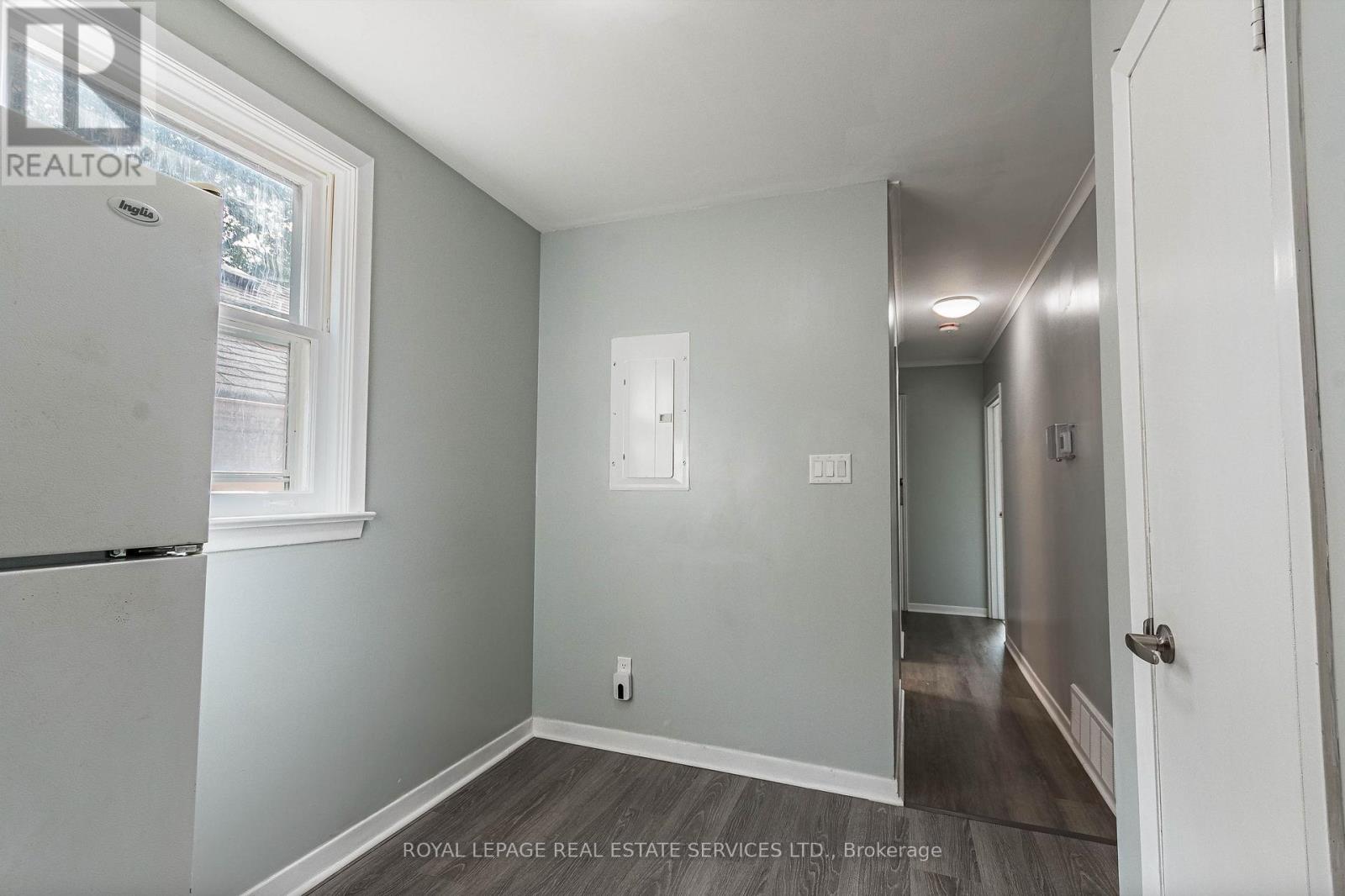 Main - 144 Lake Crescent, Toronto, Ontario  M8V 1W1 - Photo 6 - W12801002