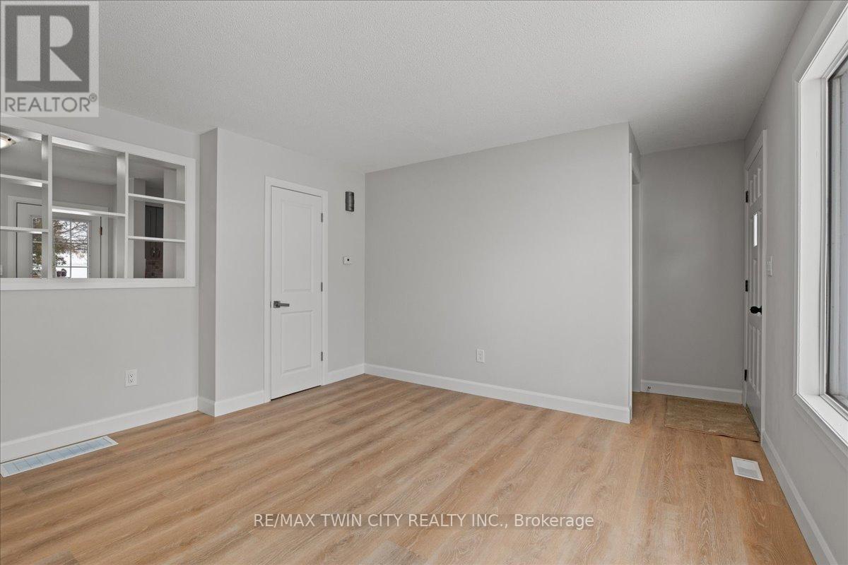 83 Elm Street, Norfolk, Ontario  N3Y 3B7 - Photo 16 - X12760636