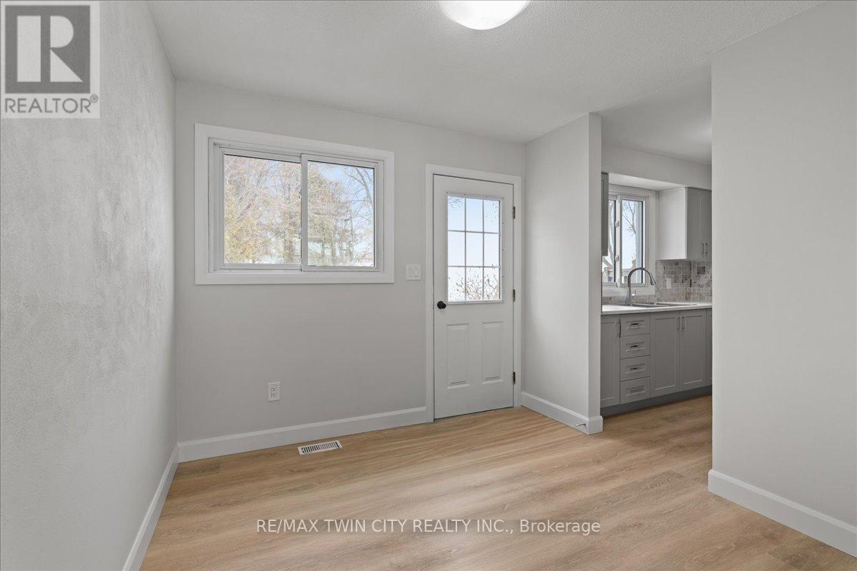 83 Elm Street, Norfolk, Ontario  N3Y 3B7 - Photo 12 - X12760636