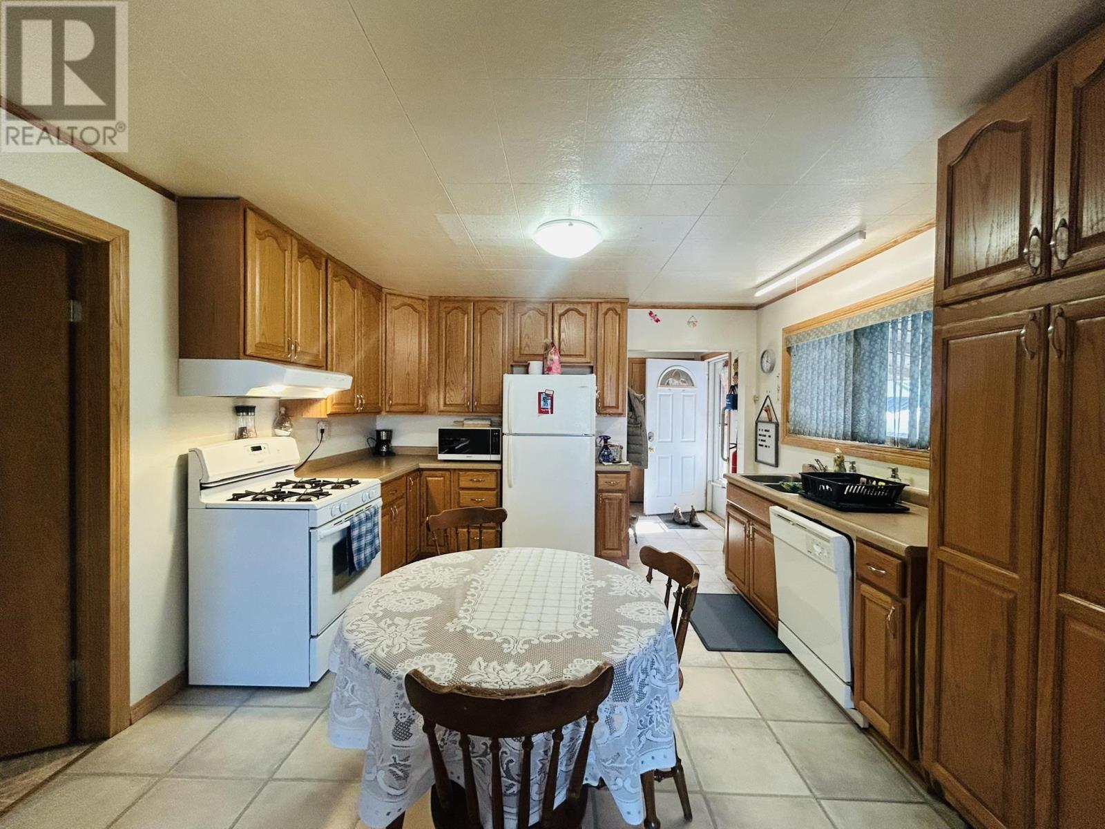 123 Burns St, Atikokan, Ontario  P0T 1C0 - Photo 9 - TB2600256