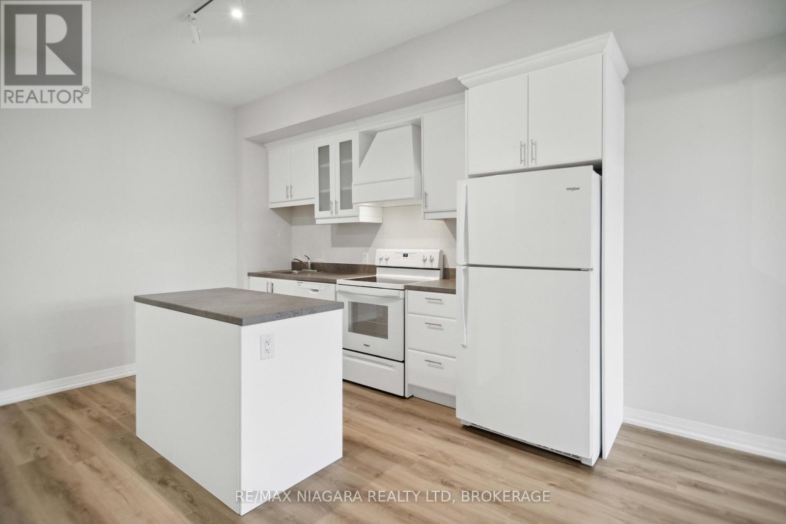 443 - 50 Herrick Avenue, St. Catharines, Ontario  L2P 2S4 - Photo 7 - X12801040