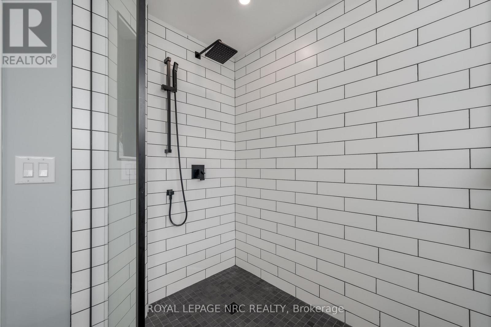 8 Hilda Street, Welland, Ontario  L3C 0H3 - Photo 24 - X12801124