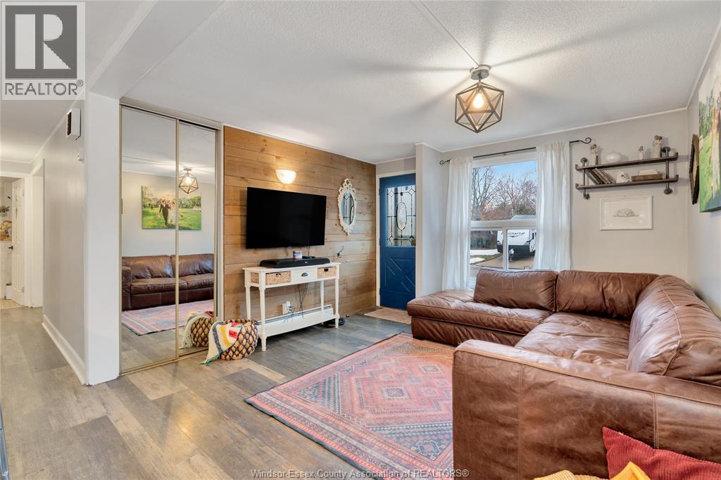 10260 Caledon Court, Windsor, Ontario N8R 1C6 - Photo 2 - 26003539