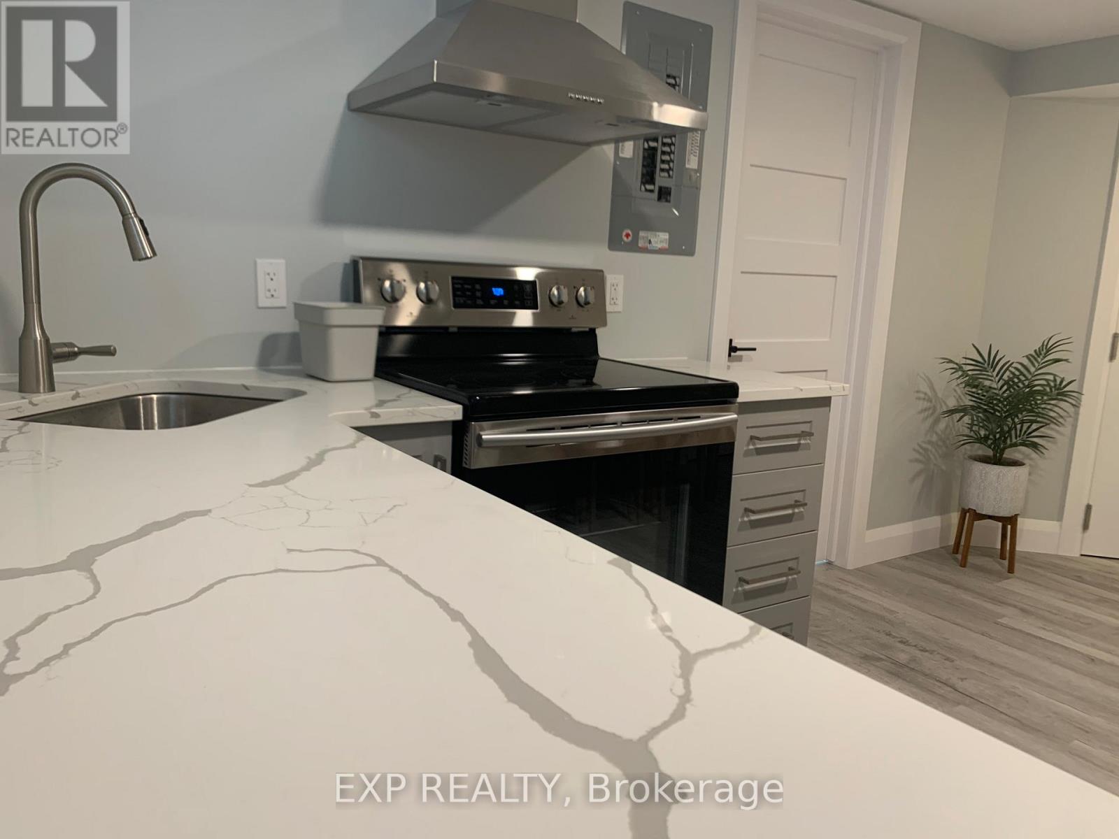 1554 Baseline Road, Ottawa, Ontario  K2C 0B3 - Photo 18 - X12495026