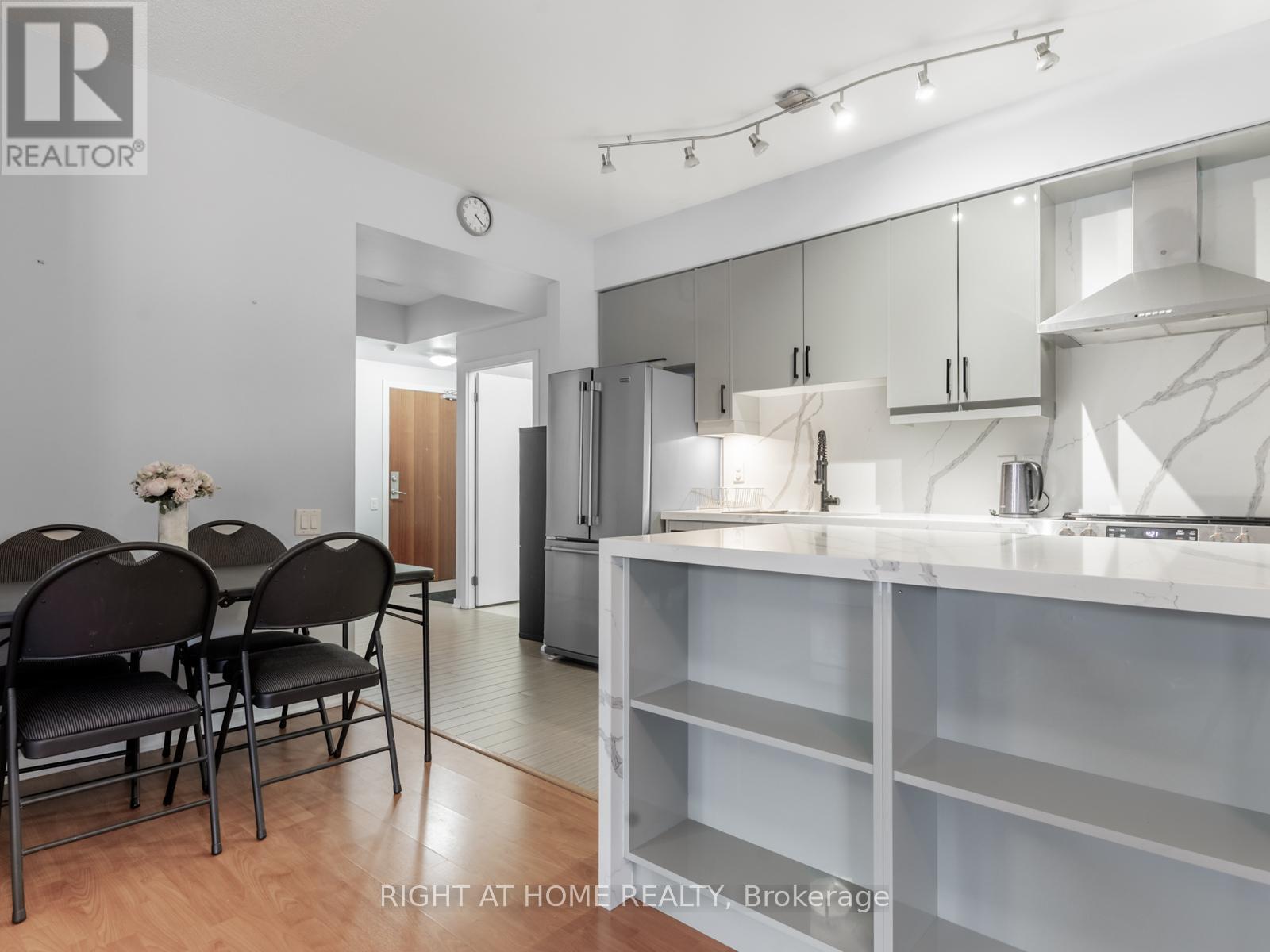 201 - 30 Canterbury Place, Toronto, Ontario  M2N 0B9 - Photo 10 - C12801054