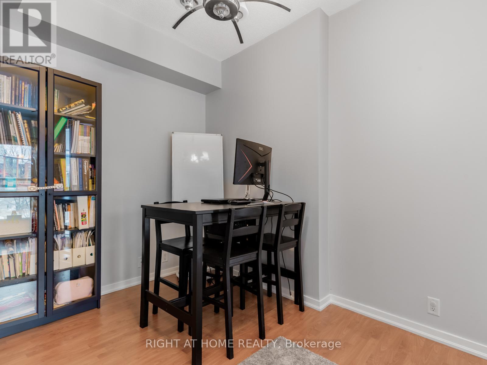 201 - 30 Canterbury Place, Toronto, Ontario  M2N 0B9 - Photo 11 - C12801054