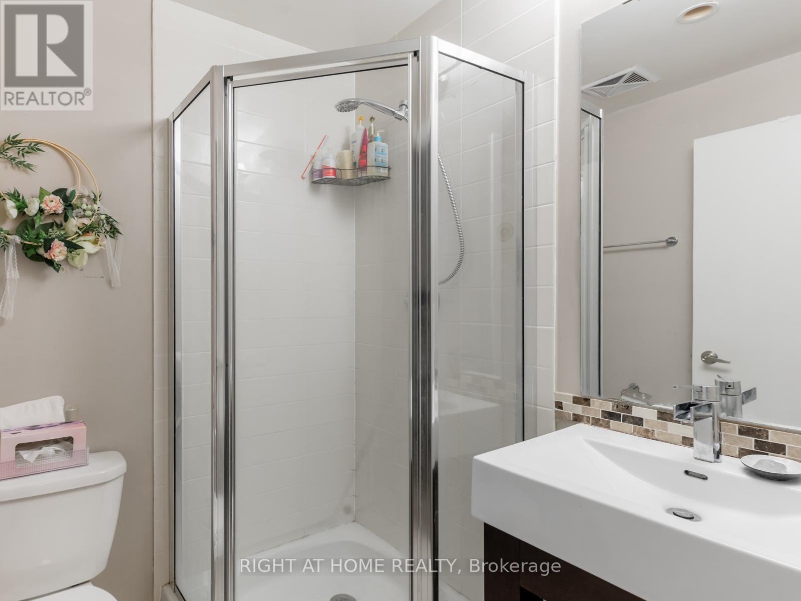 201 - 30 Canterbury Place, Toronto, Ontario  M2N 0B9 - Photo 22 - C12801054