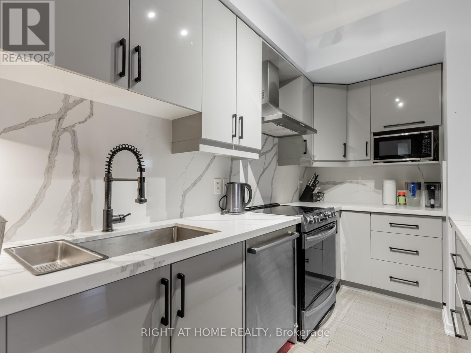 201 - 30 Canterbury Place, Toronto, Ontario  M2N 0B9 - Photo 6 - C12801054