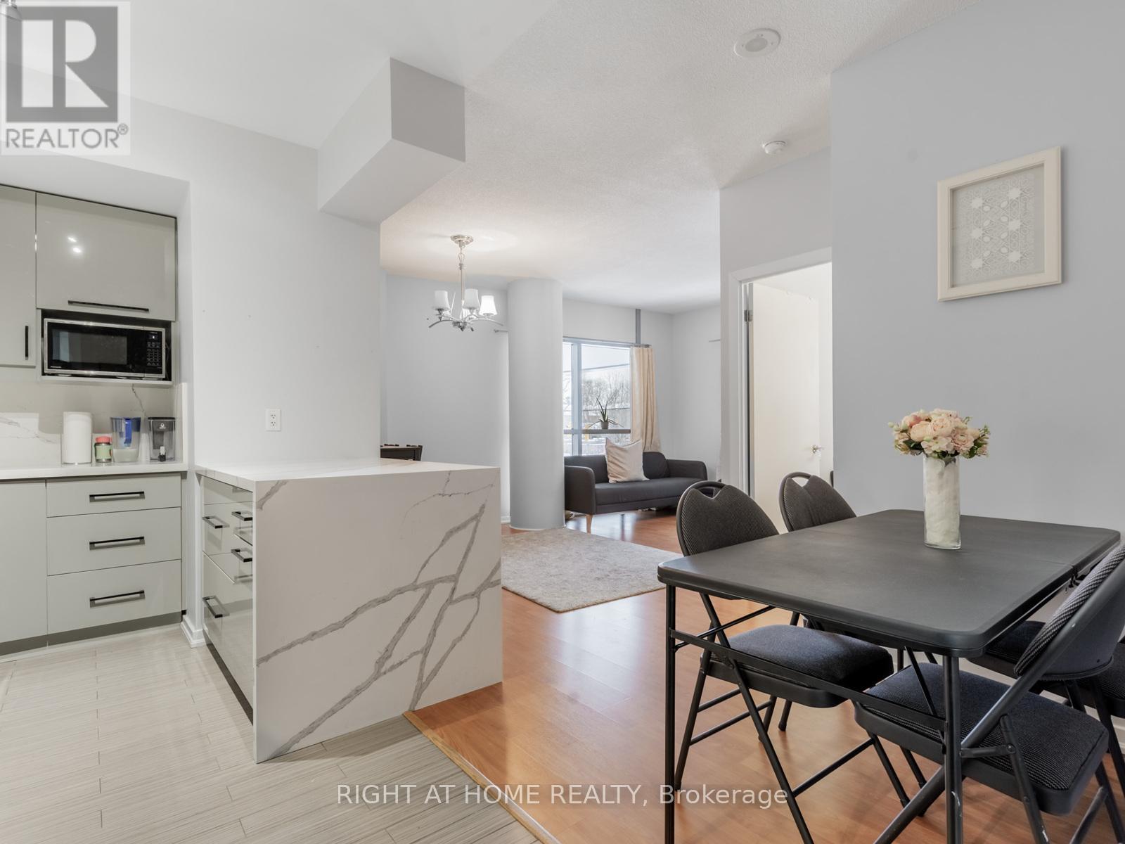 201 - 30 Canterbury Place, Toronto, Ontario  M2N 0B9 - Photo 9 - C12801054