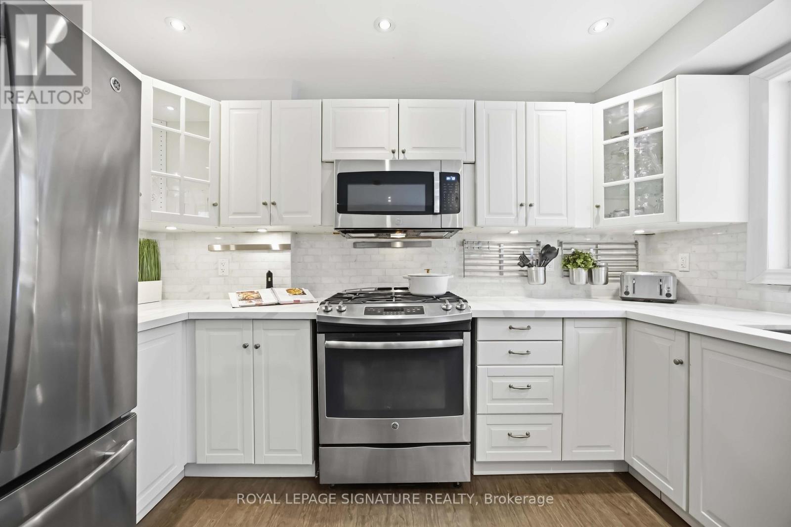 104 Marbury Crescent, Toronto, Ontario  M3A 2G4 - Photo 8 - C12801074