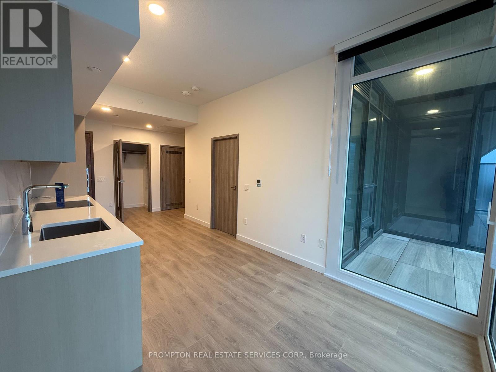 3512 - 3 Concord Cityplace Way, Toronto (Waterfront Communities), Ontario  M5V 0X4 - Photo 5 - C12801092