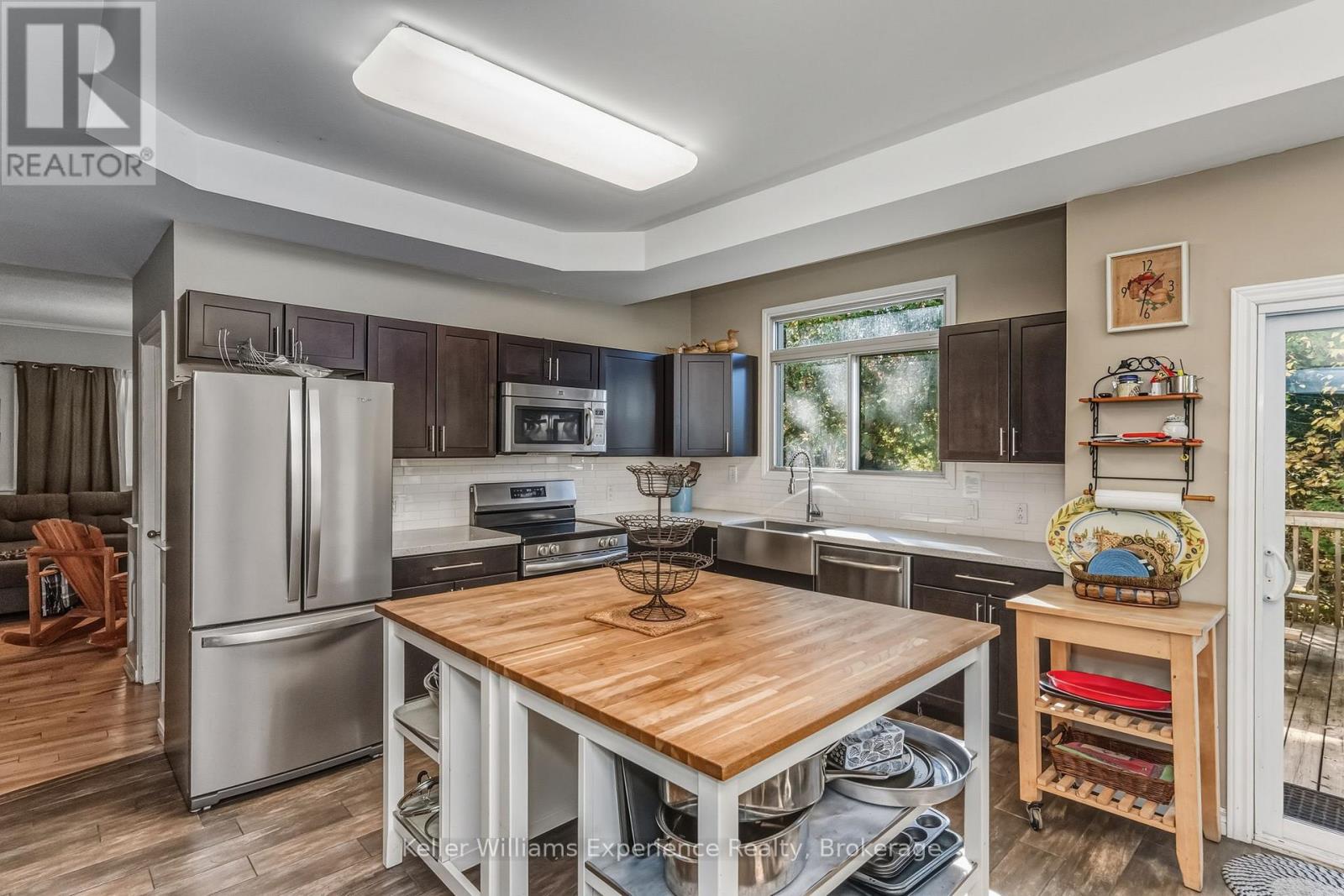 19 Huron Trail, Georgian Bay (Baxter), Ontario  L0K 2A0 - Photo 7 - X12801268