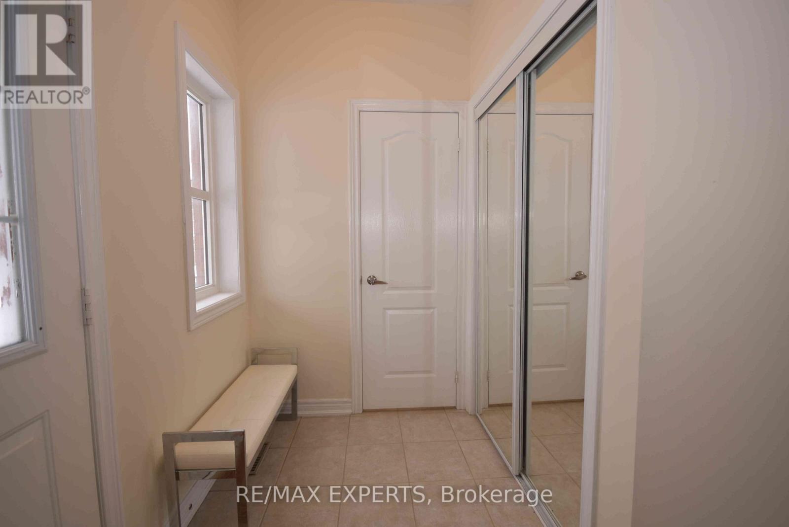 7 - 57 Drew Kelly Way, Markham, Ontario  L3R 5R2 - Photo 3 - N12801056