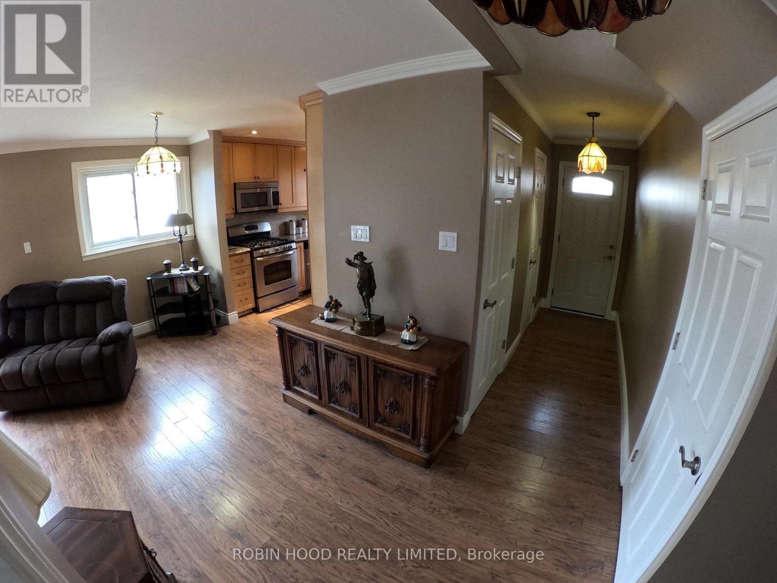 65 Britannia Avenue, Bradford West Gwillimbury (Bradford), Ontario  L3Z 1A2 - Photo 13 - N12801084