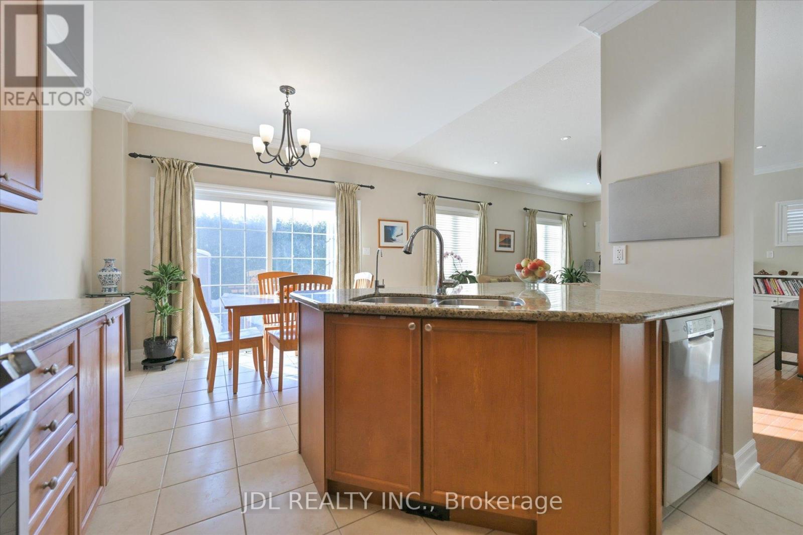 9 O'hara Crescent, Richmond Hill, Ontario  L4E 4E1 - Photo 15 - N12801130