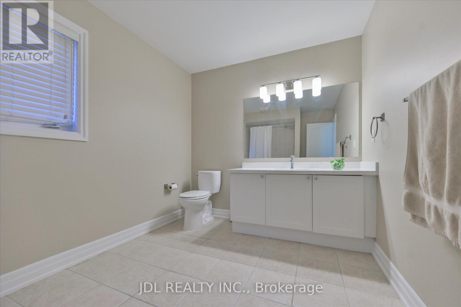 9 O'hara Crescent, Richmond Hill, Ontario  L4E 4E1 - Photo 19 - N12801130