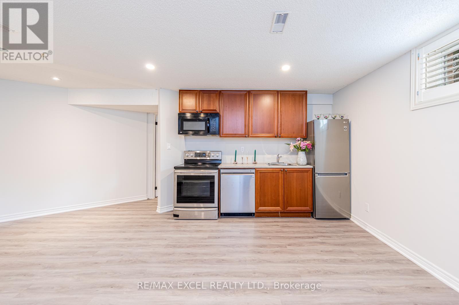 Bsmt - 68 Direzze Court, Richmond Hill, Ontario  L4C 0C6 - Photo 2 - N12801192