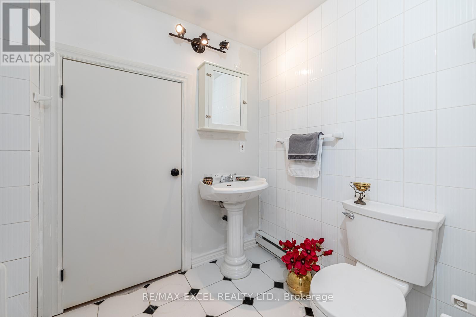 Bsmt - 68 Direzze Court, Richmond Hill, Ontario  L4C 0C6 - Photo 8 - N12801192