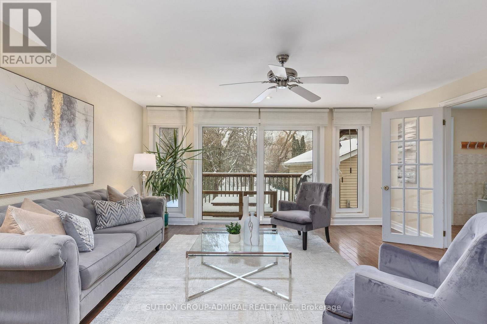 110 Wood Lane, Richmond Hill, Ontario  L4C 4W1 - Photo 2 - N12801198