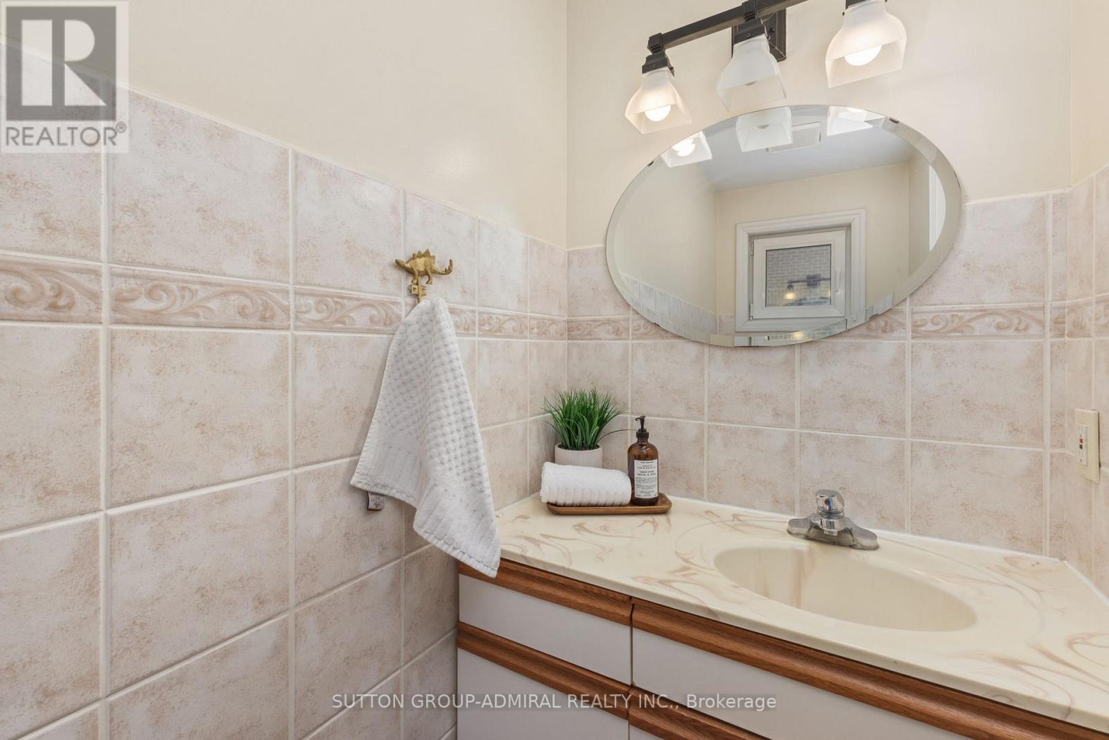 110 Wood Lane, Richmond Hill, Ontario  L4C 4W1 - Photo 30 - N12801198