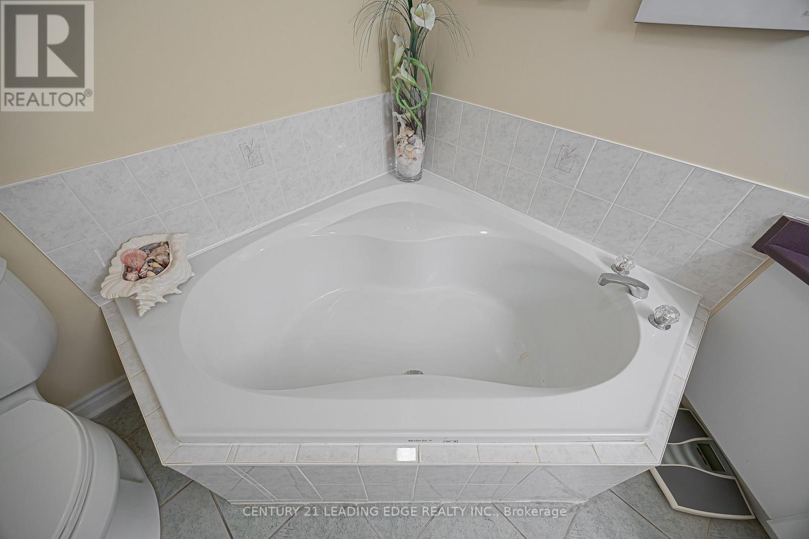 201 - 55 The Boardwalk Way, Markham, Ontario  L6E 1R7 - Photo 21 - N12801318