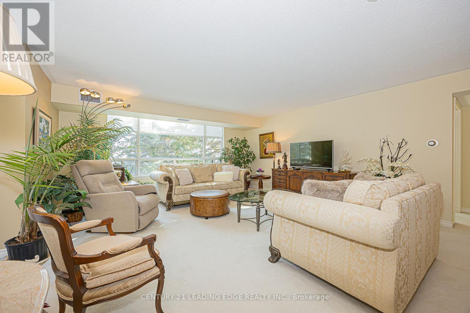 201 - 55 The Boardwalk Way, Markham, Ontario  L6E 1R7 - Photo 8 - N12801318