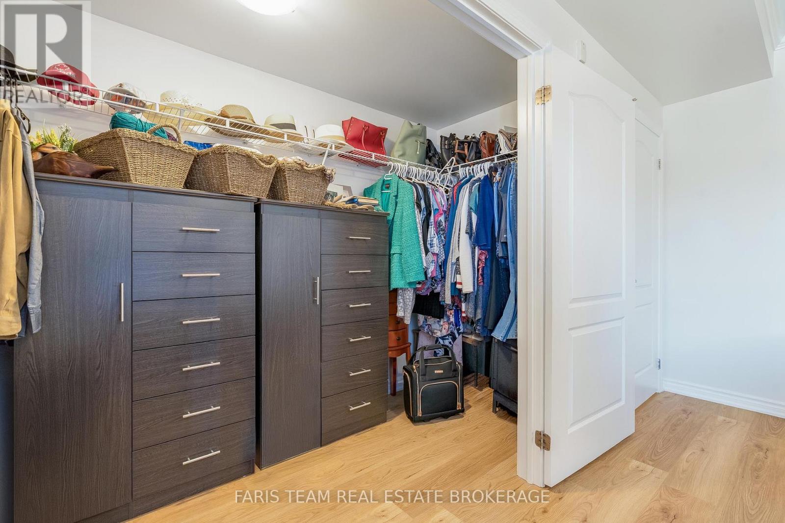 202 - 39 Ferndale Drive S, Barrie (Ardagh), Ontario L4N 5T5 - Photo 17 - S12801266