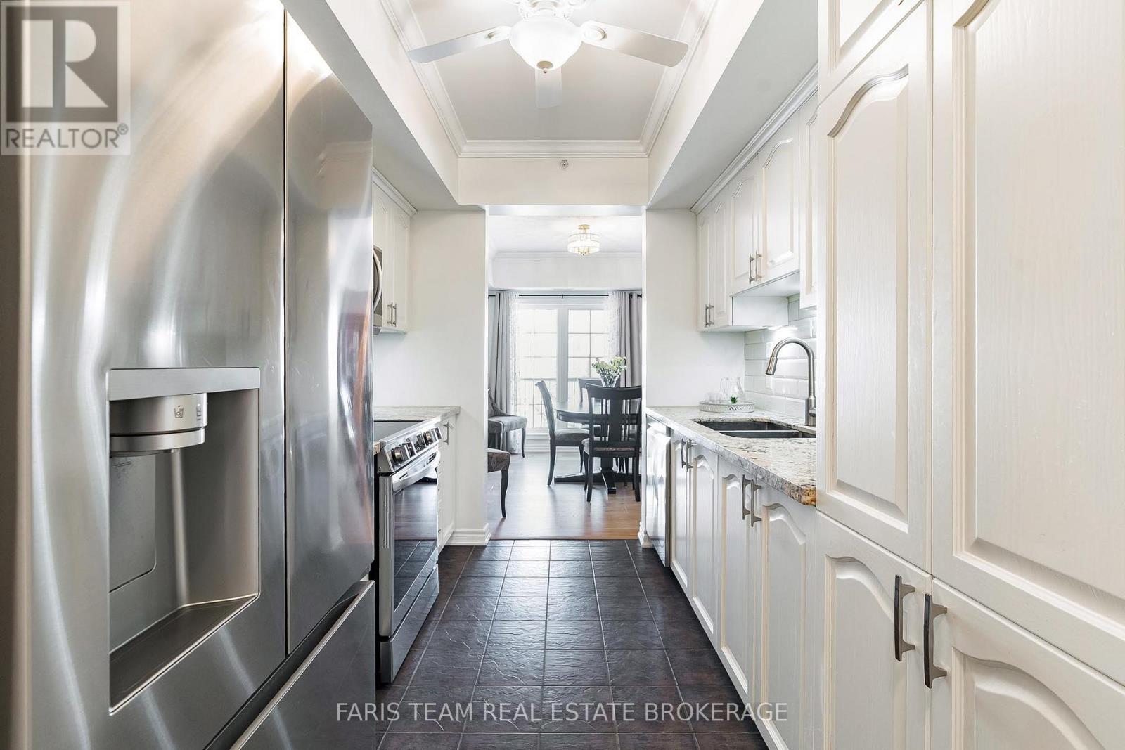 202 - 39 Ferndale Drive S, Barrie (Ardagh), Ontario L4N 5T5 - Photo 5 - S12801266