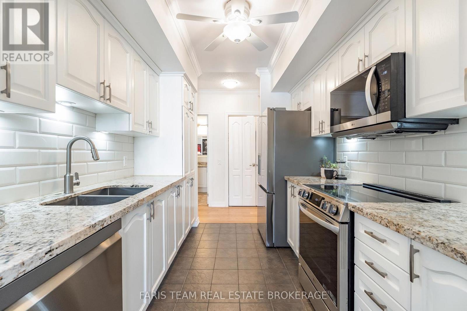 202 - 39 Ferndale Drive S, Barrie (Ardagh), Ontario L4N 5T5 - Photo 7 - S12801266