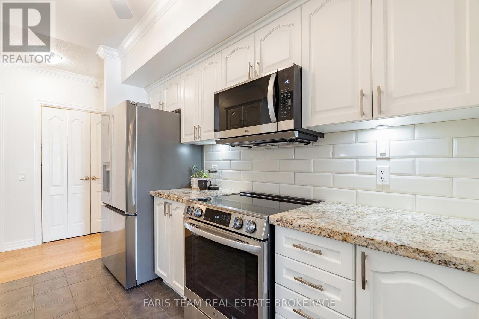 202 - 39 Ferndale Drive S, Barrie (Ardagh), Ontario L4N 5T5 - Photo 8 - S12801266