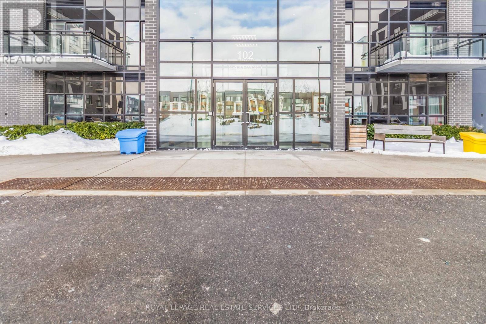 533 - 102 Grovewood Common, Oakville, Ontario  L6H 0X2 - Photo 4 - W12793510