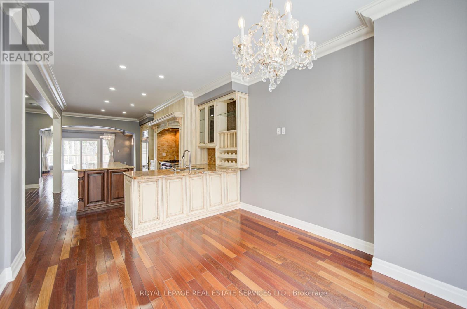 115 St Lawrence Drive, Mississauga, Ontario  L5G 4V2 - Photo 11 - W12801012