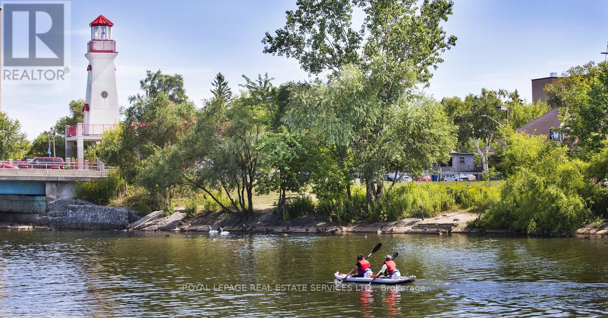 115 St Lawrence Drive, Mississauga, Ontario  L5G 4V2 - Photo 49 - W12801012