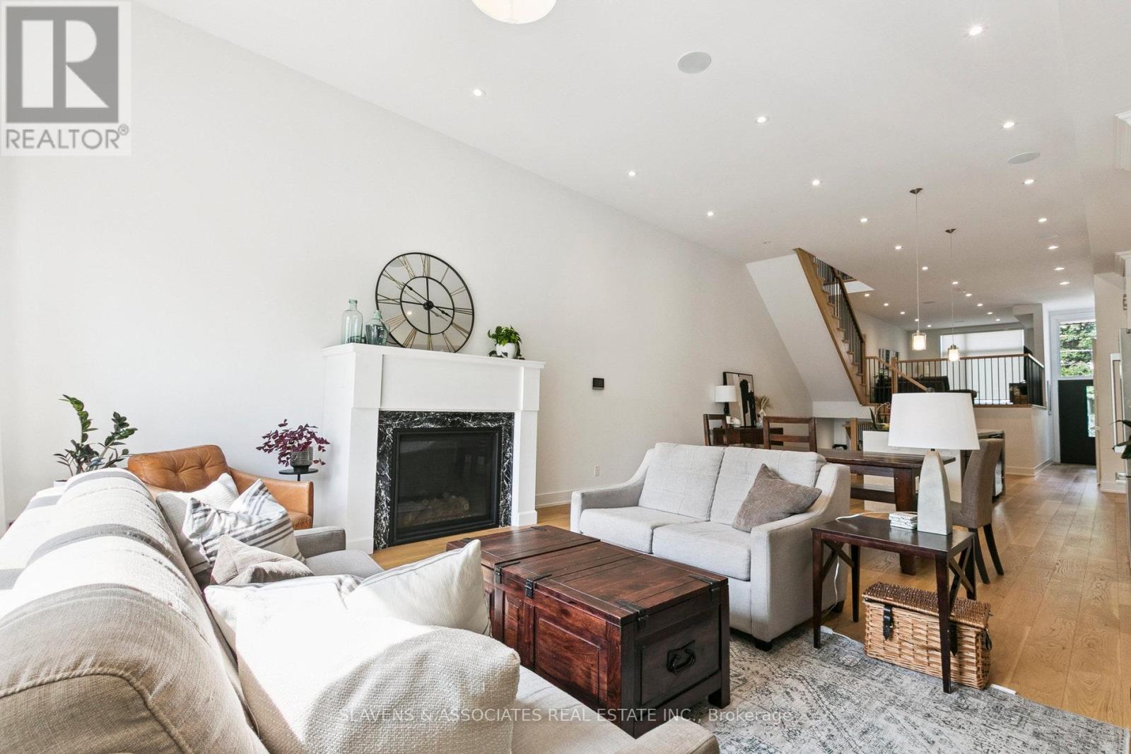 1040 Enola Avenue, Mississauga, Ontario  L5G 4A9 - Photo 12 - W12801078