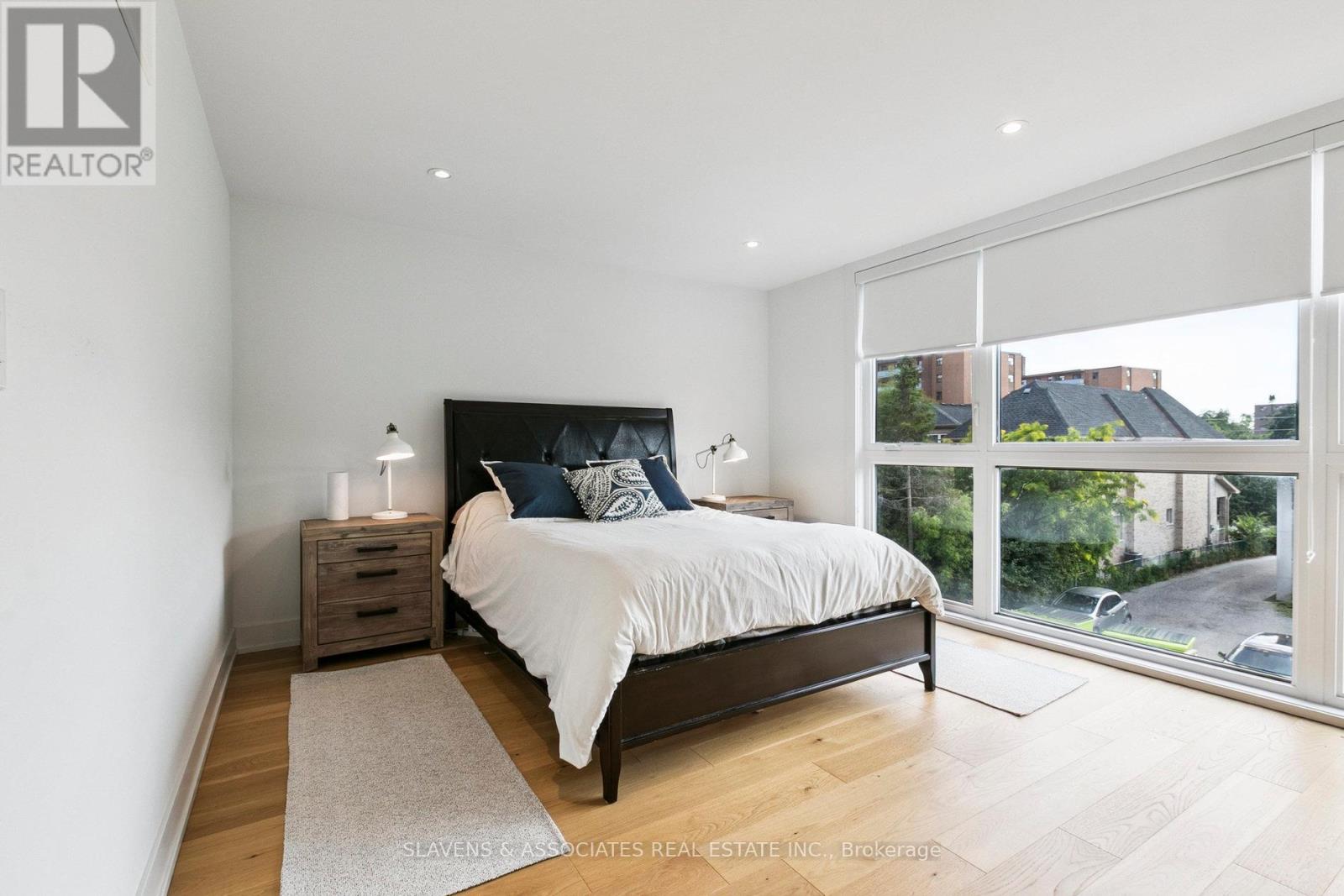 1040 Enola Avenue, Mississauga, Ontario  L5G 4A9 - Photo 19 - W12801078