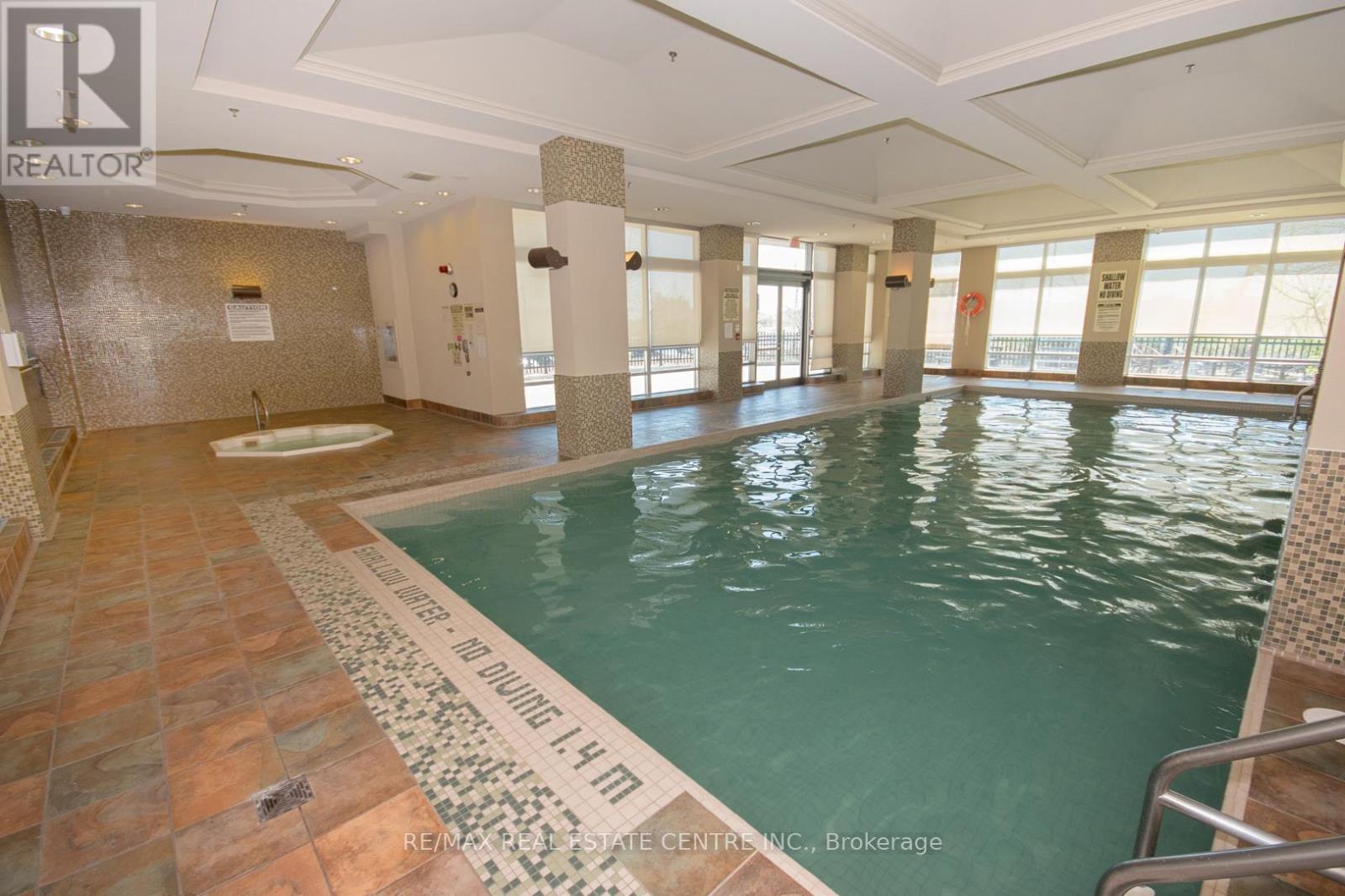 705 - 339 Rathburn Rd Road W, Mississauga, Ontario  L5B 0K6 - Photo 14 - W12801088