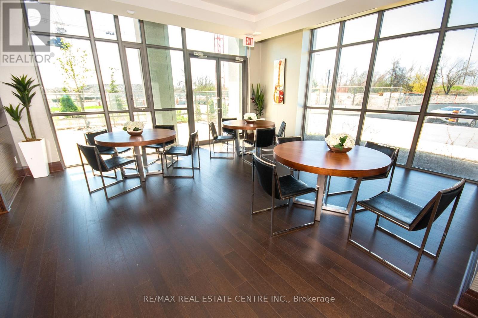 705 - 339 Rathburn Rd Road W, Mississauga, Ontario  L5B 0K6 - Photo 17 - W12801088