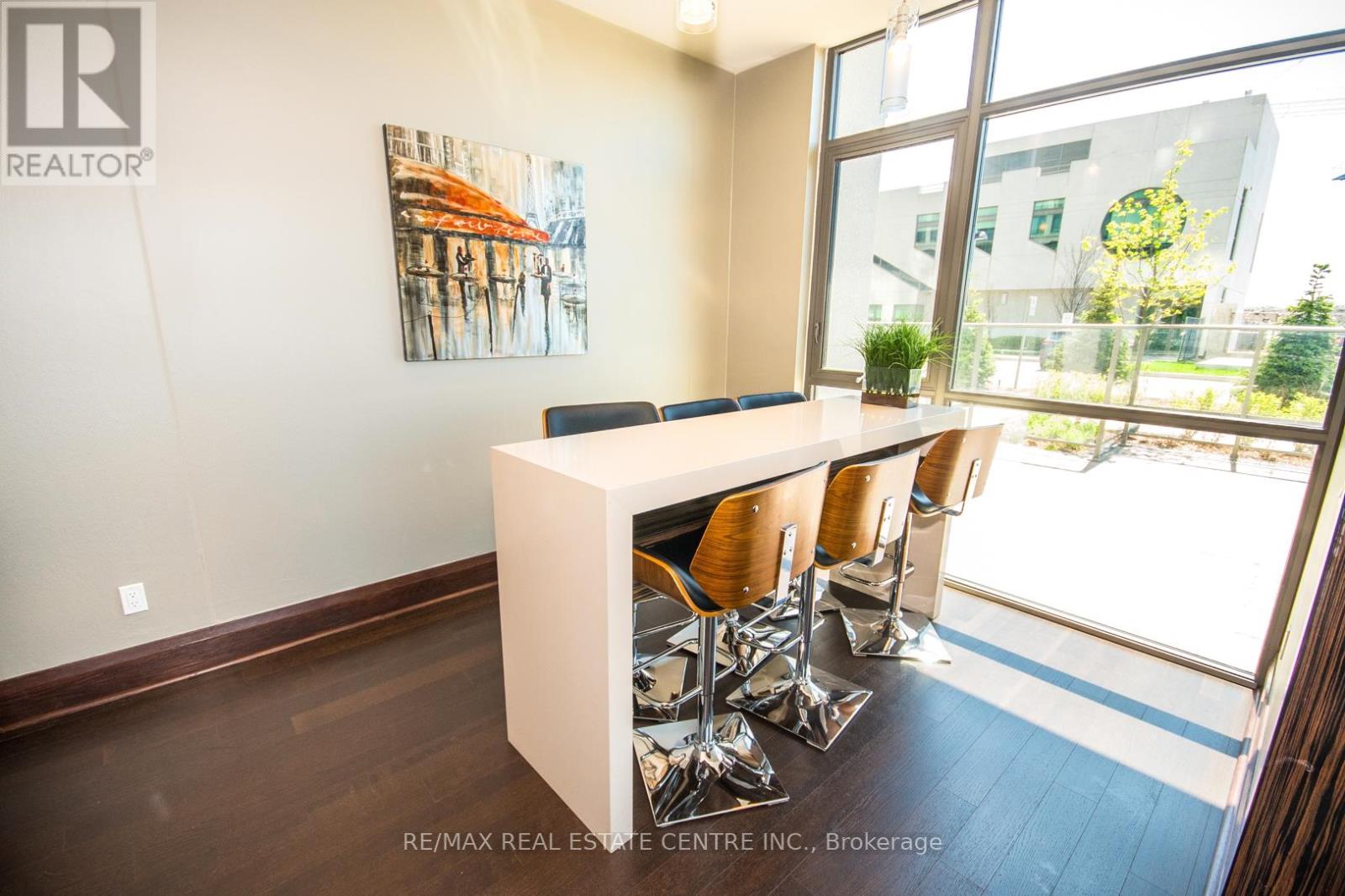 705 - 339 Rathburn Rd Road W, Mississauga, Ontario  L5B 0K6 - Photo 18 - W12801088