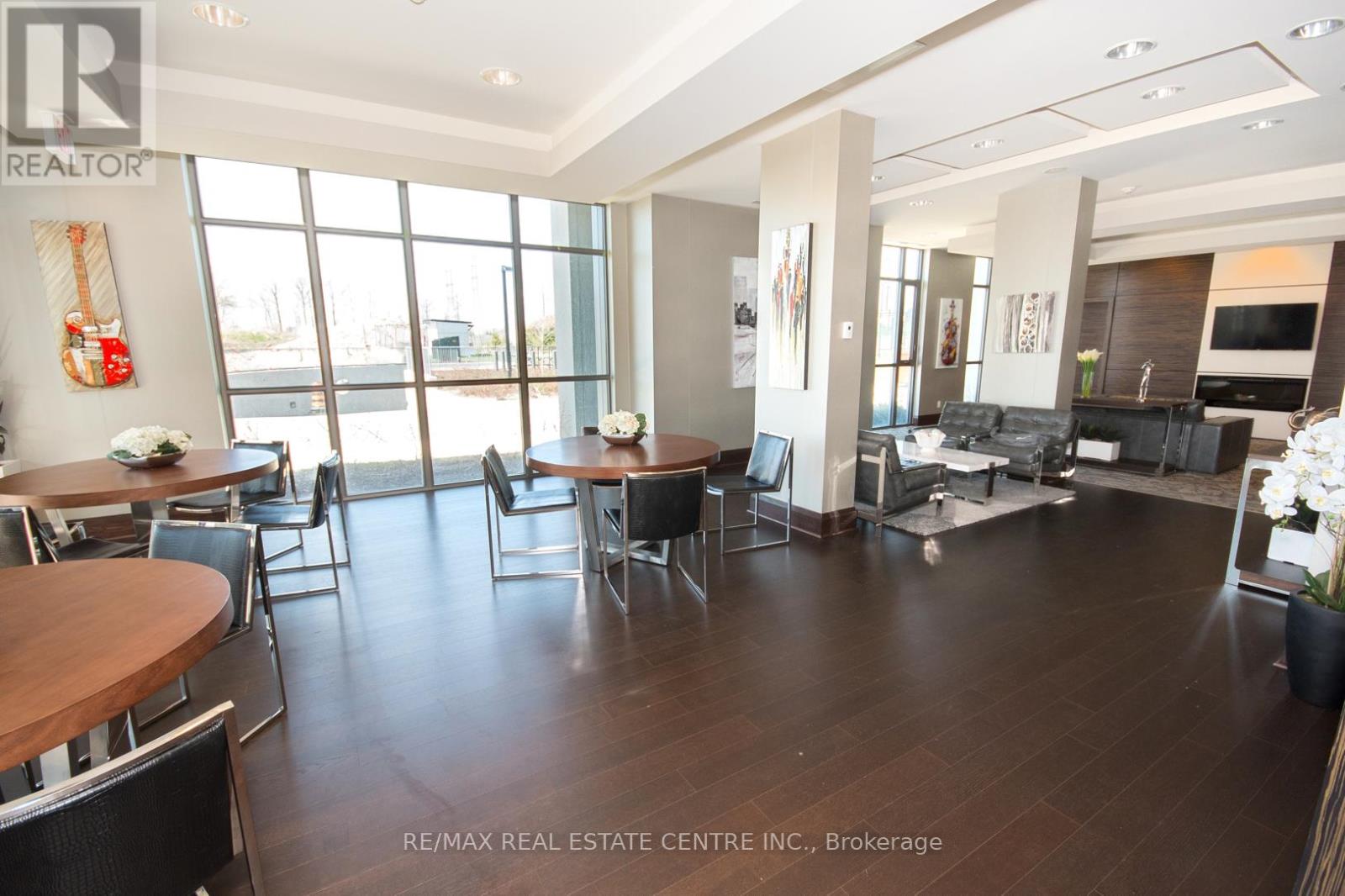 705 - 339 Rathburn Rd Road W, Mississauga, Ontario  L5B 0K6 - Photo 20 - W12801088