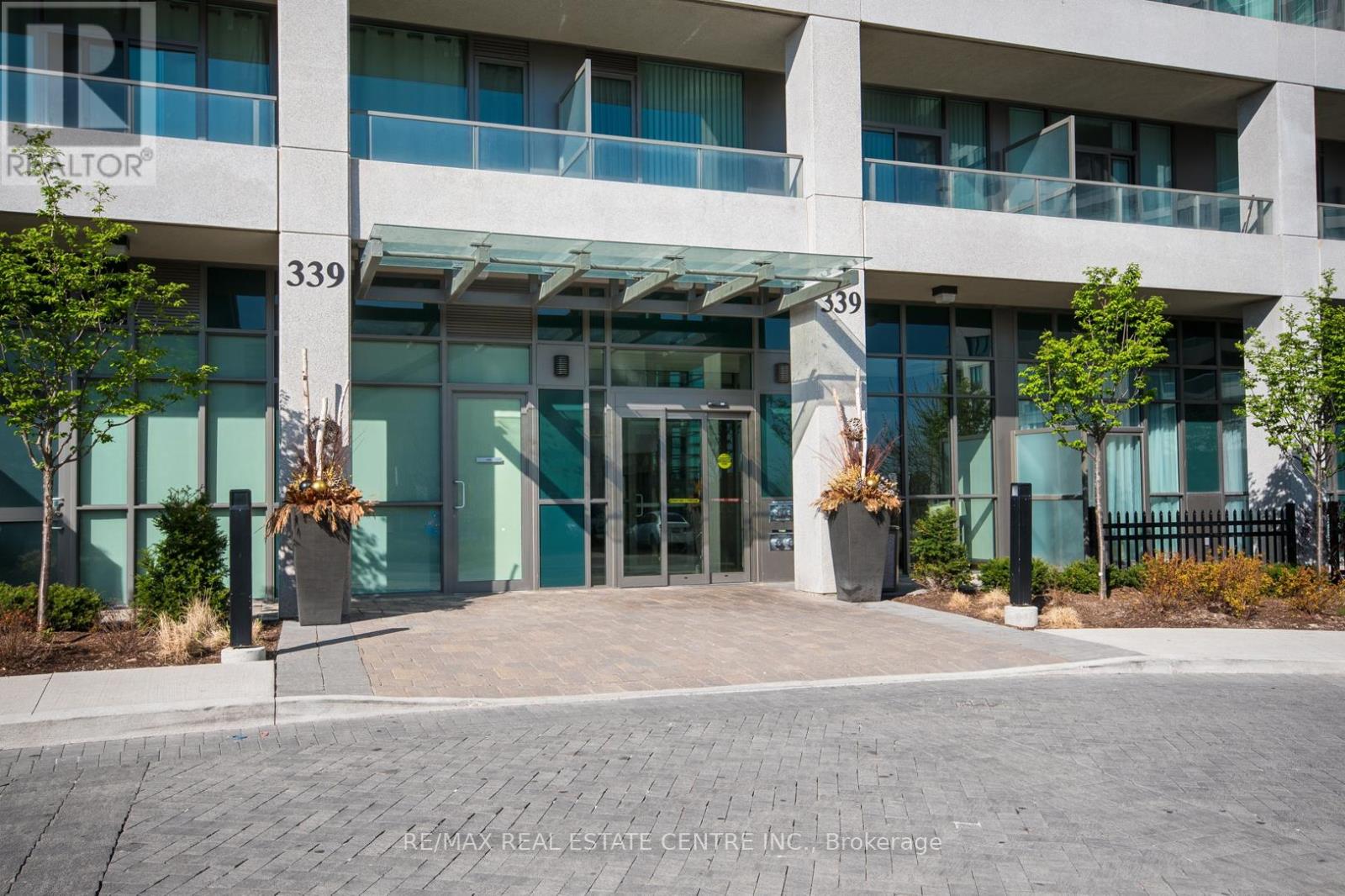 705 - 339 Rathburn Rd Road W, Mississauga, Ontario  L5B 0K6 - Photo 4 - W12801088