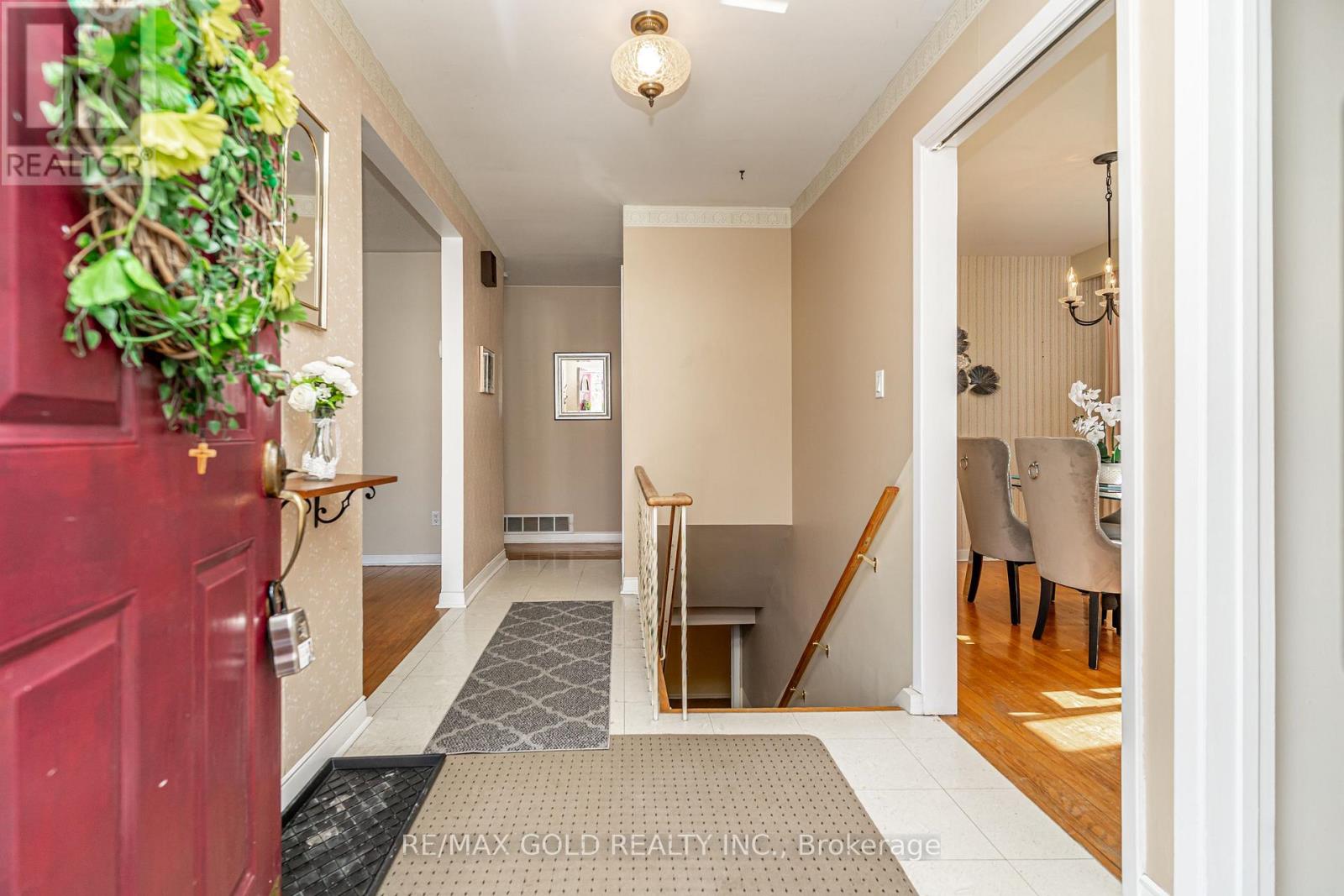 11 Edgebrook Crescent, Brampton, Ontario  L6T 1Y6 - Photo 5 - W12801110