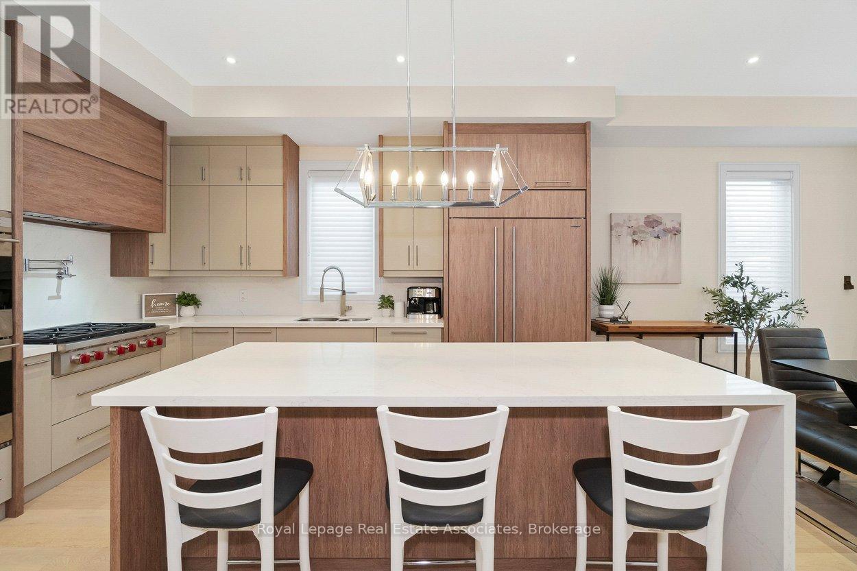 63 Troy Street, Mississauga, Ontario  L5G 1S6 - Photo 12 - W12801156