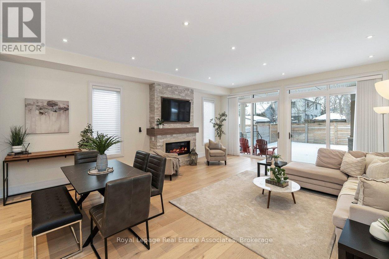 63 Troy Street, Mississauga, Ontario  L5G 1S6 - Photo 15 - W12801156