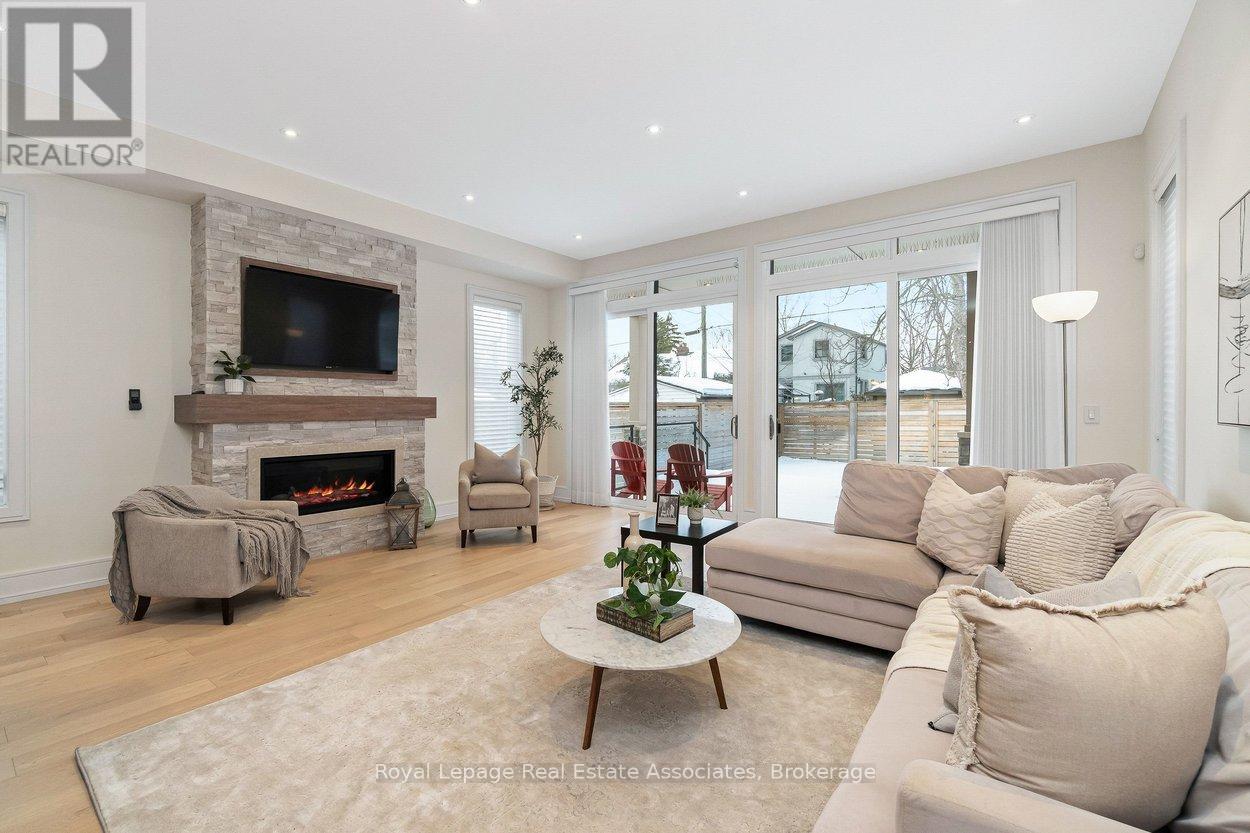 63 Troy Street, Mississauga, Ontario  L5G 1S6 - Photo 16 - W12801156